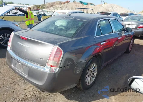 2013 Chrysler 300 Motown из США, поврежденный, VIN 2C3CCAAG4DH735494